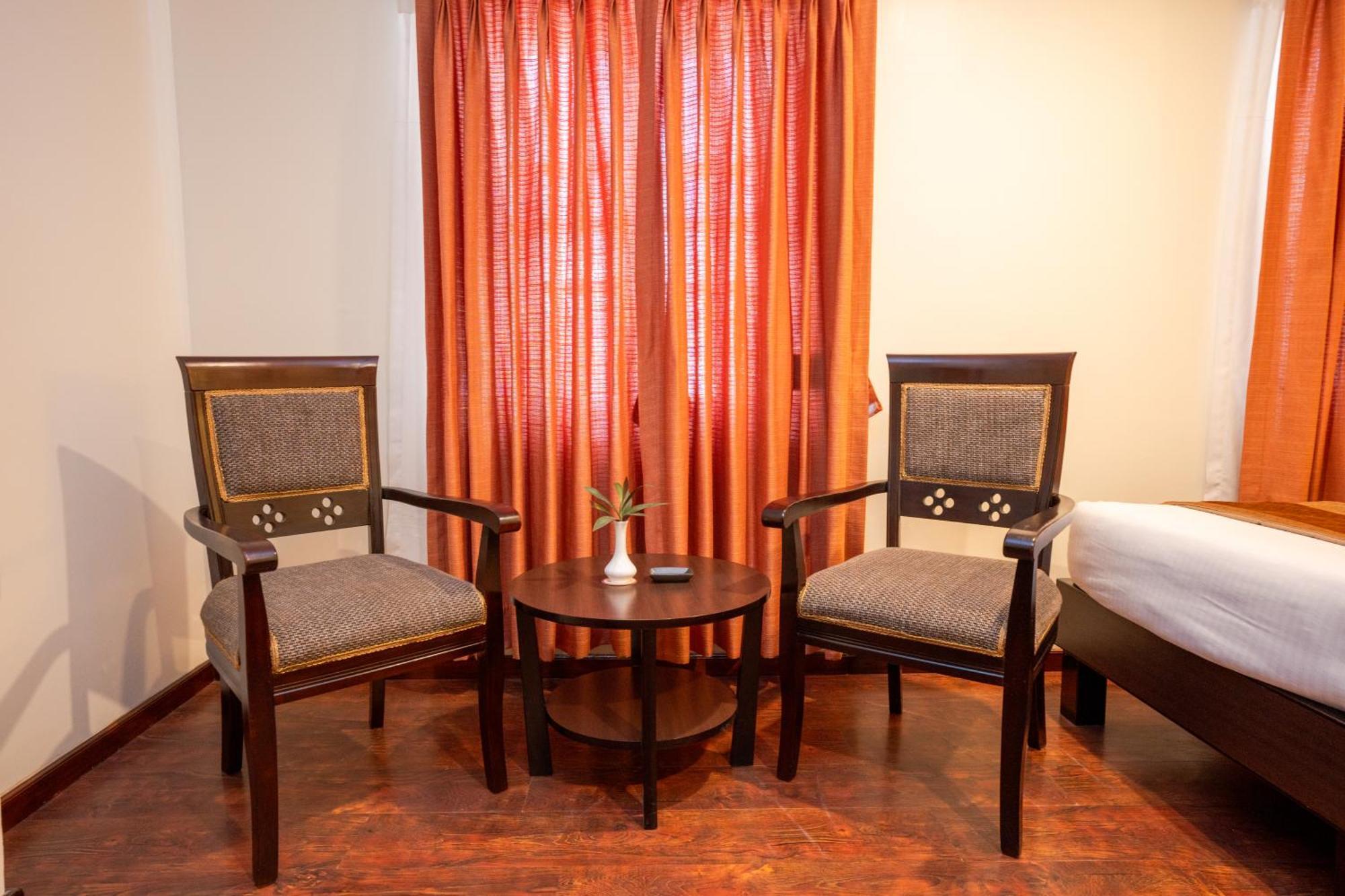 The Luxe Inn Boutique Hotel Катманду Екстер'єр фото